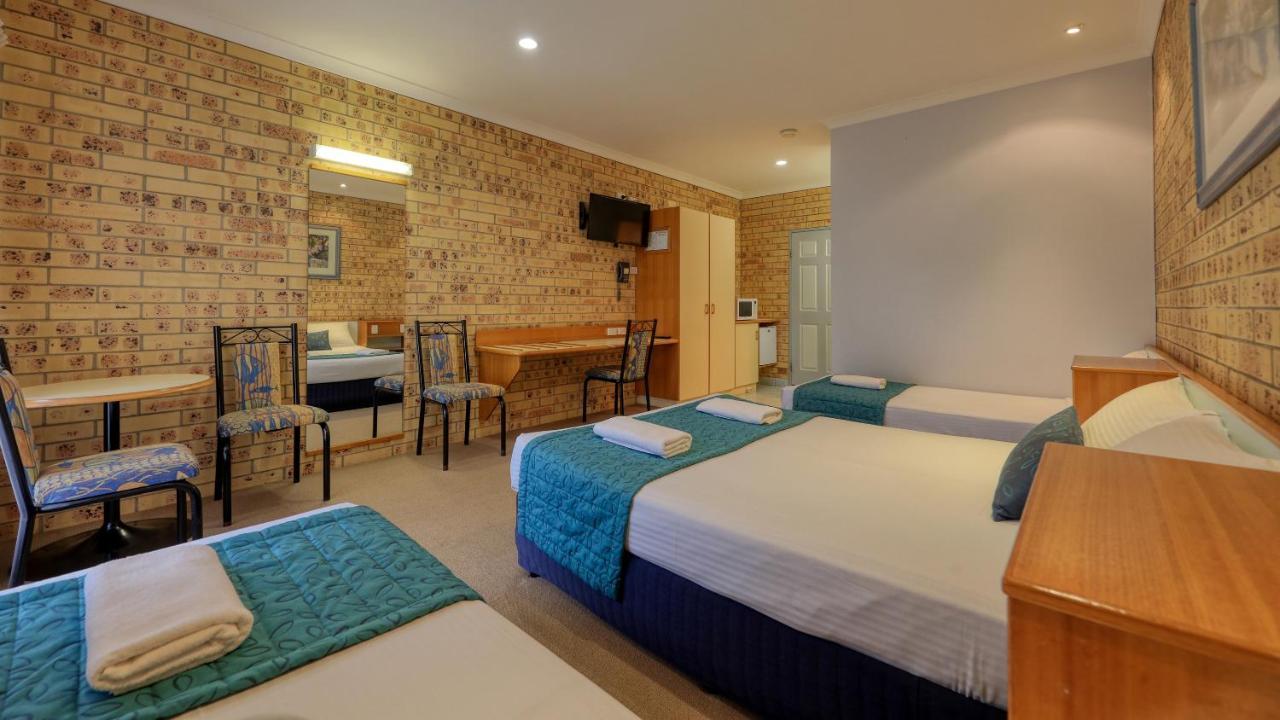 Mulga Country Motor Inn Чарлєвілль Екстер'єр фото