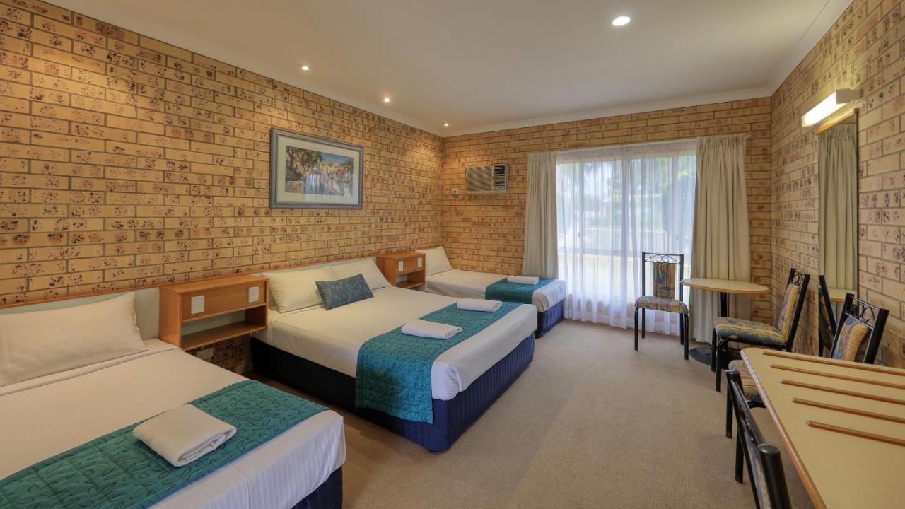 Mulga Country Motor Inn Чарлєвілль Екстер'єр фото