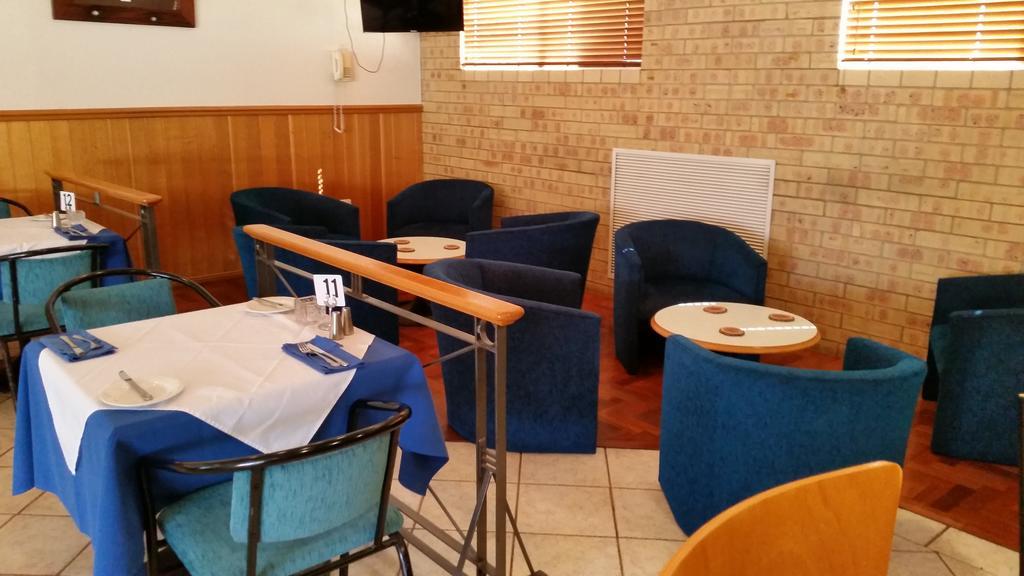 Mulga Country Motor Inn Чарлєвілль Екстер'єр фото